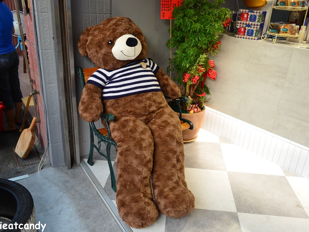 (已換名)泰迪熊私藏茶│鹿港天后宮新開幕飲品，超好拍照、超可愛的泰迪熊~