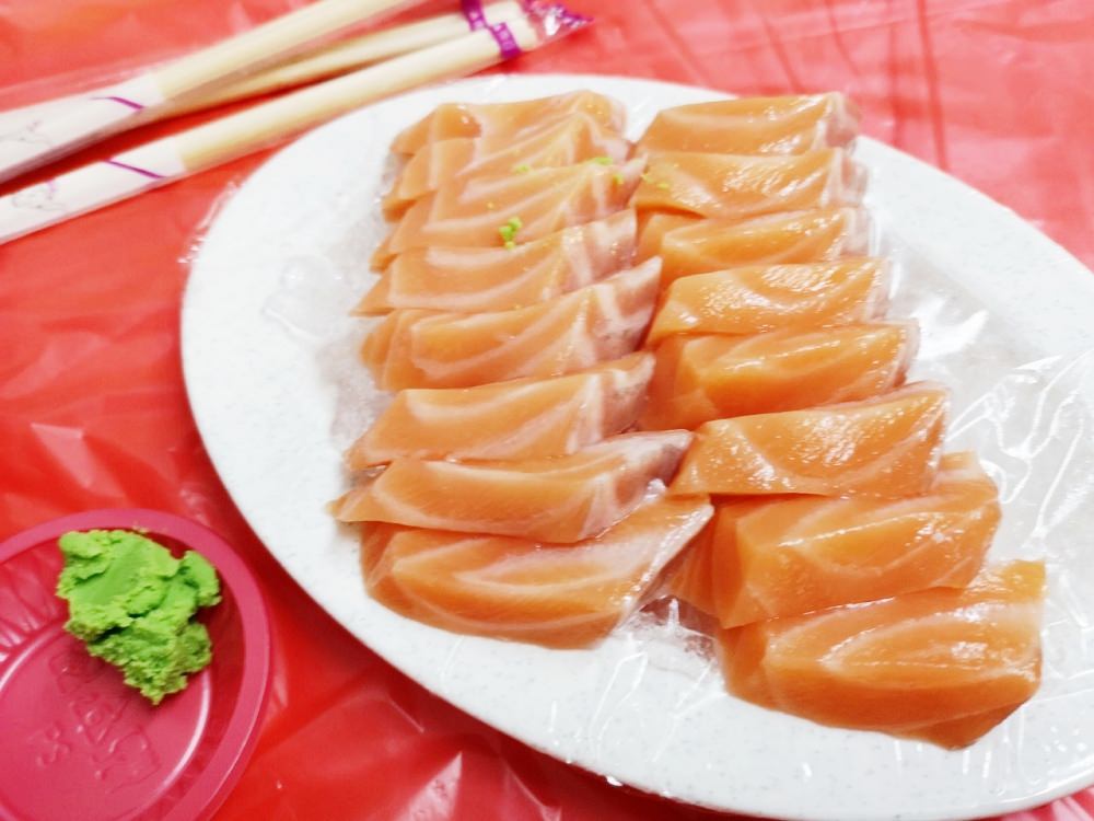後壁湖美食_阿興生魚片│墾丁美食介紹！十五片鮭魚生魚片只要一百元！