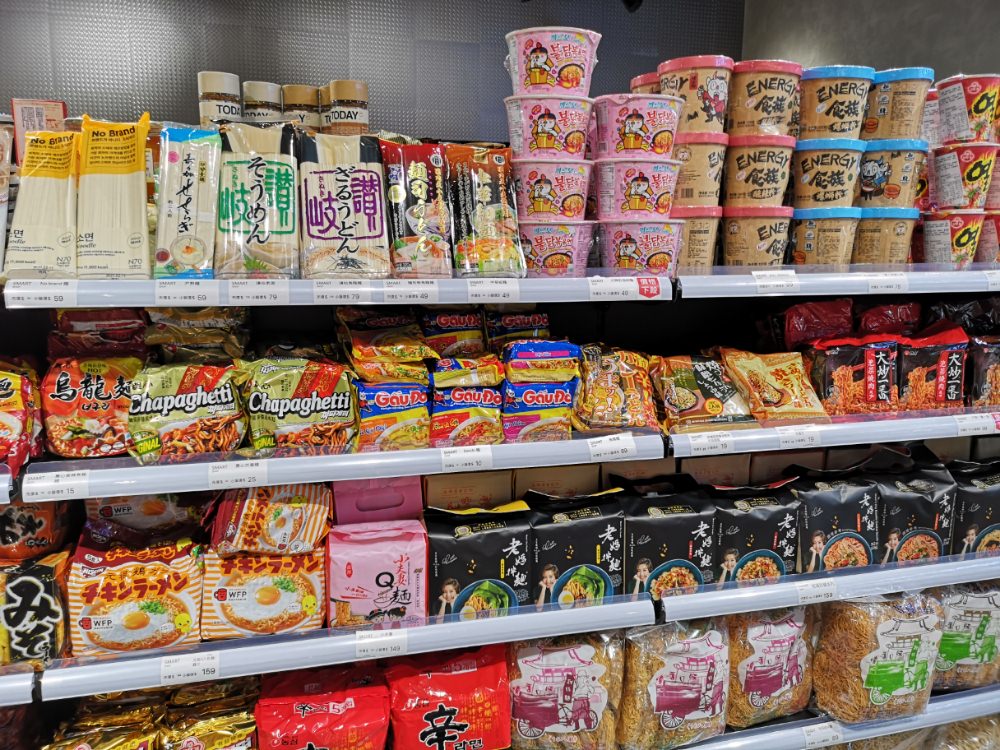 獅賣特進口零食outlet 向上店|眾多商品十元起，韓國、台灣、泰國零食應有盡有！