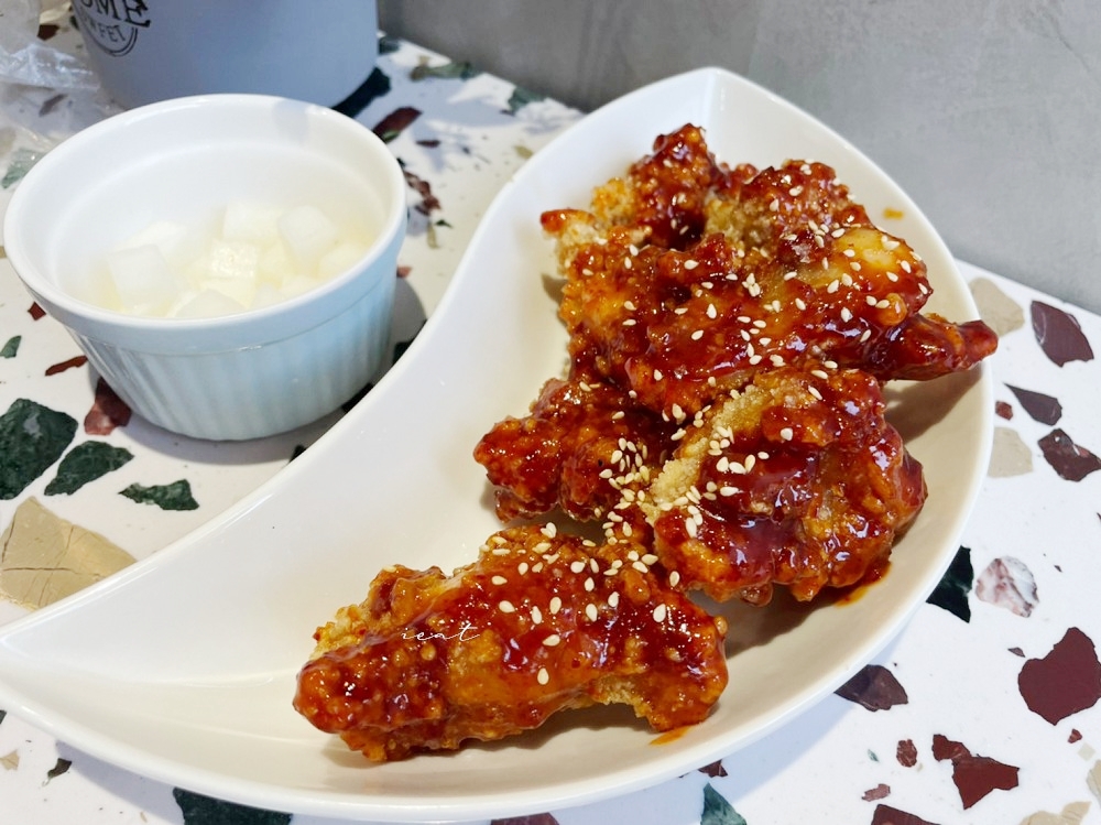 韓雞bar│新開幕的鹿港韓式炸雞店，多了一個鹿港聚餐的新去處了！