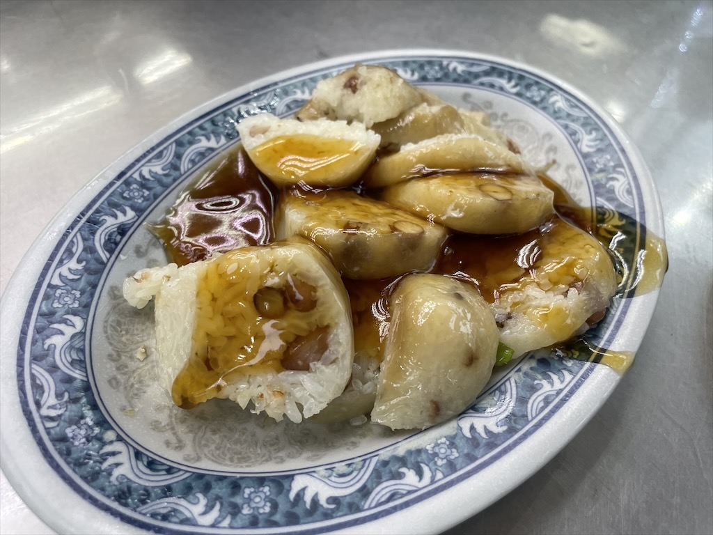 郭家雞肉飯｜知名嘉義文化路夜市小吃，突破六千則評論，營業17個小時的在地雞肉飯。
