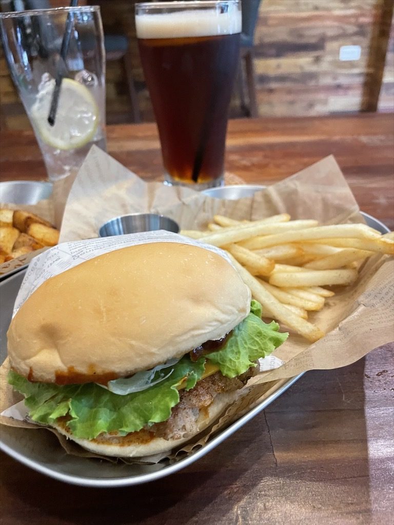 天喜市場｜鹿港第一間美式漢堡店，鹿港聚餐新選擇就是在這巷弄內！