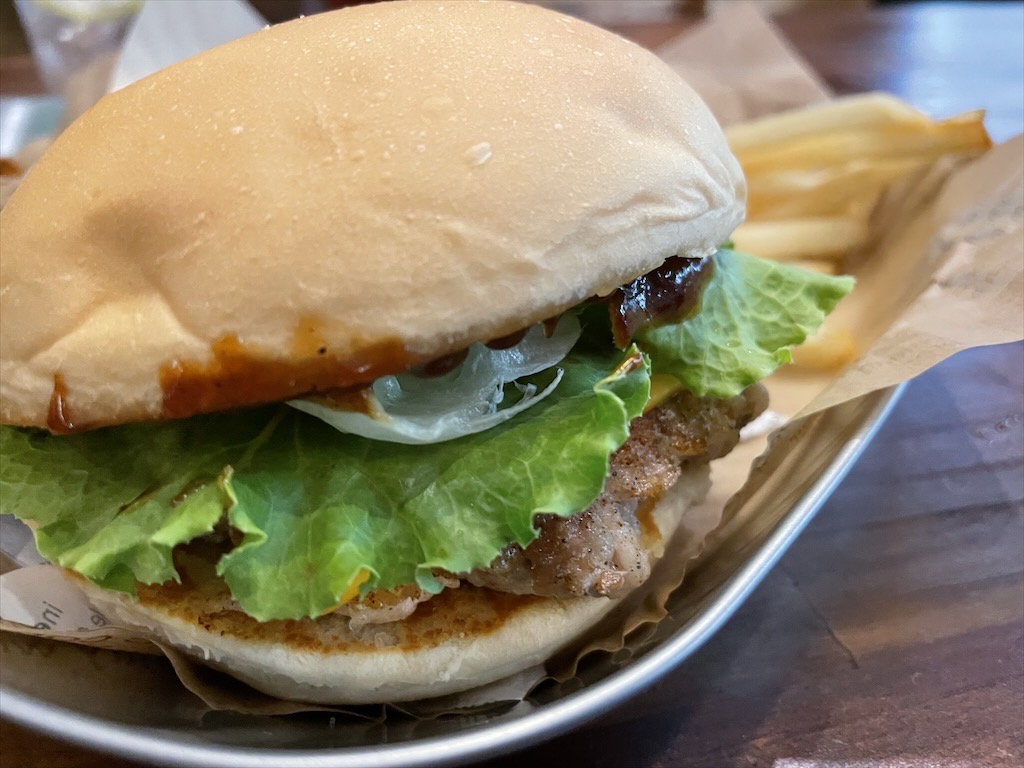 天喜市場｜鹿港第一間美式漢堡店，鹿港聚餐新選擇就是在這巷弄內！